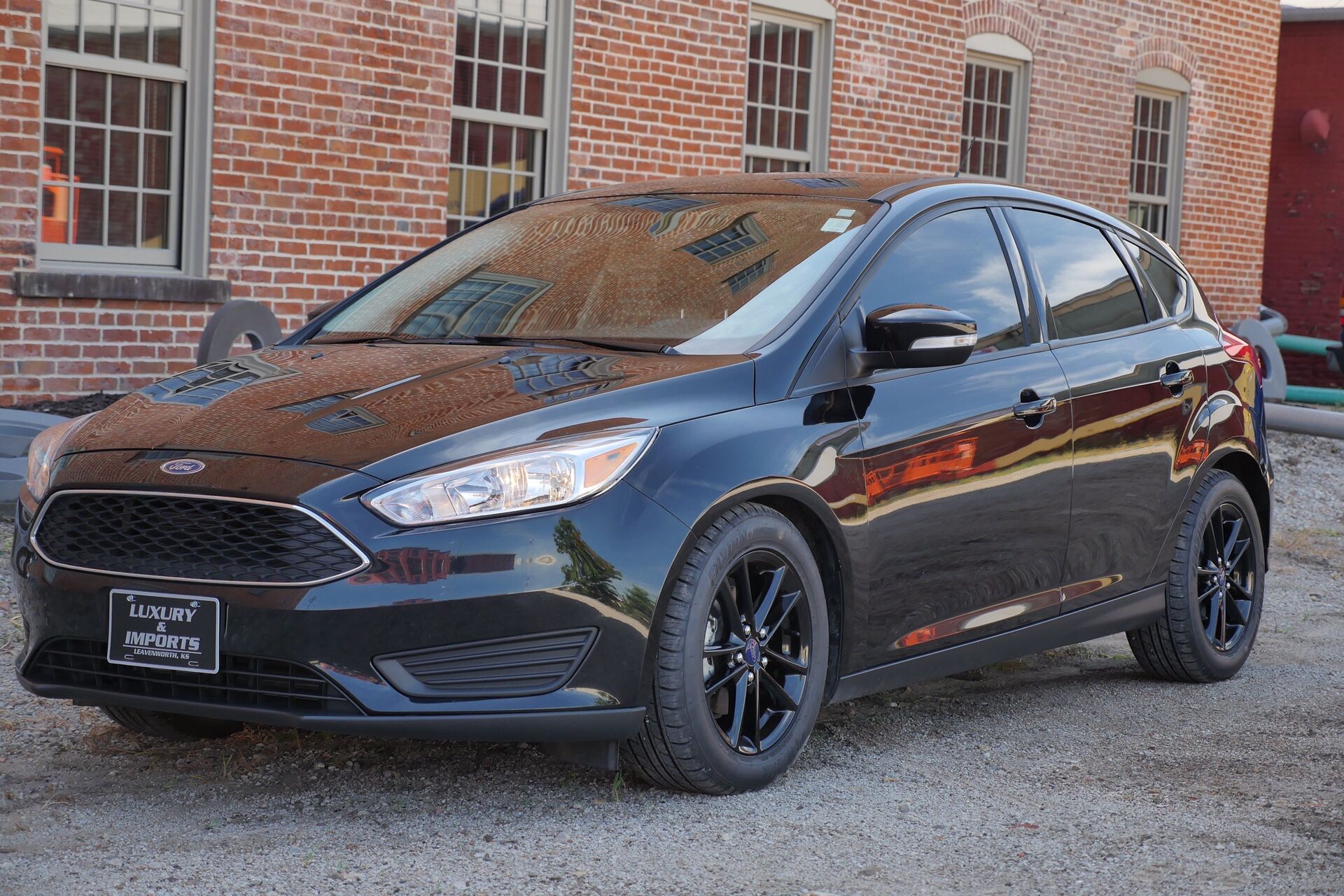 Focus In Gloss Black Focus In Gloss Black