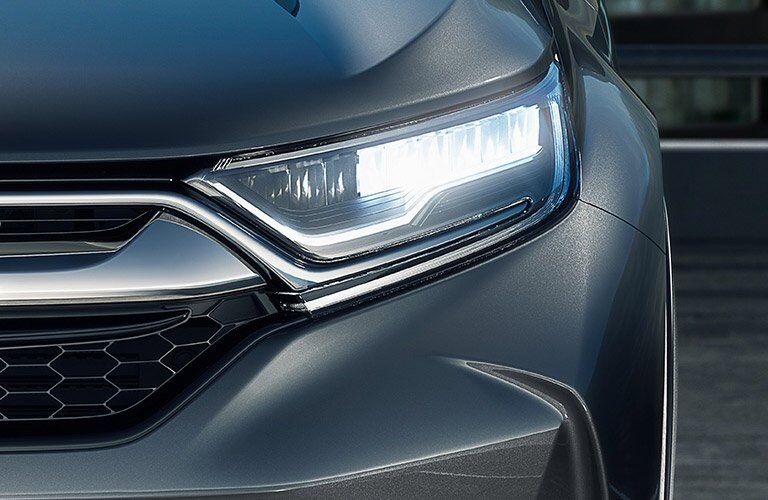 headlight of the 2017 Honda CR-V Touring
