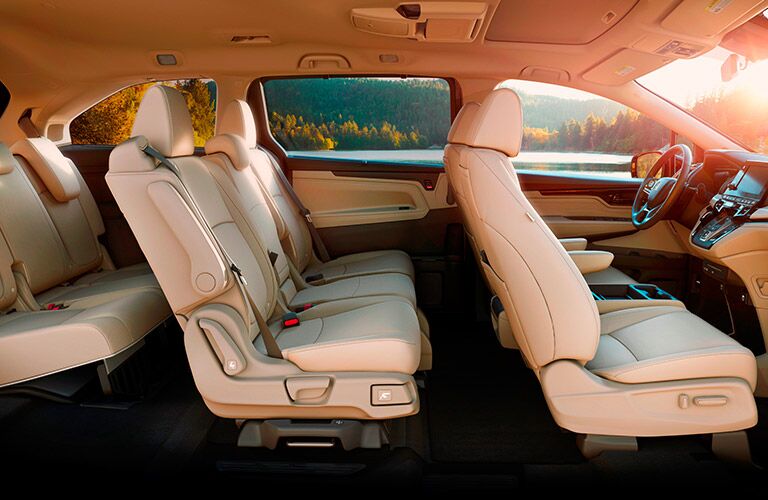 side view of eight-person seating in the 2018 Honda Odyssey