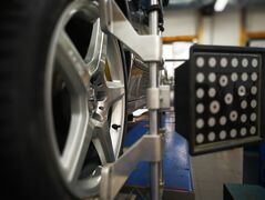 4-Wheel Alignment 4-Wheel Alignment