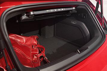 Luxurious features and accessories Luxurious features and accessories