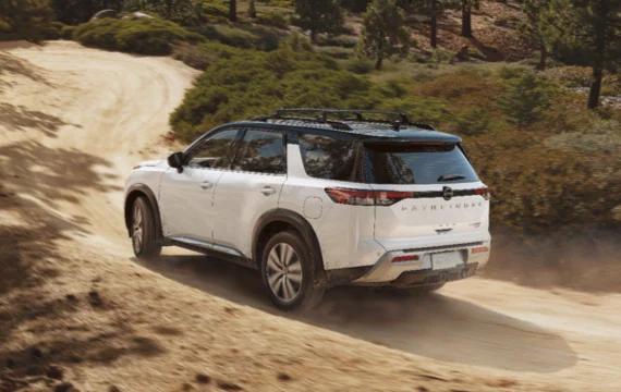 Rugged styling meets off-road capability Rugged styling meets off-road capability