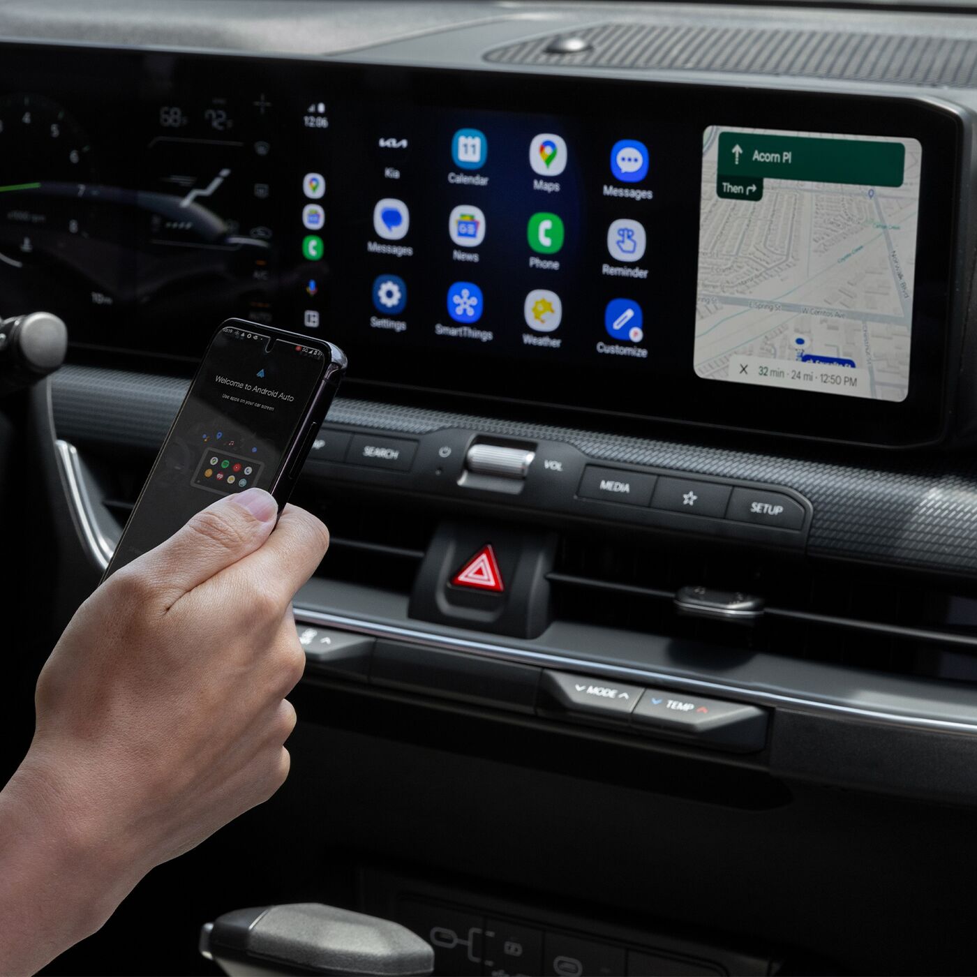 2026 Kia K4 Hatchback wireless connectivity