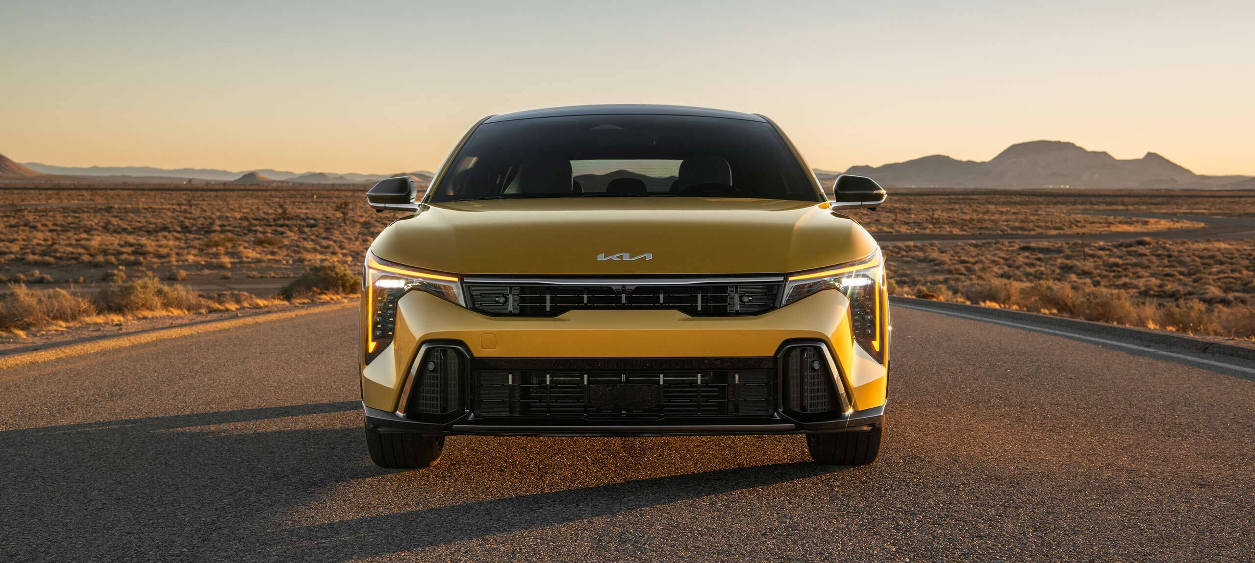 2026 Kia K4 Hatchback frontal view