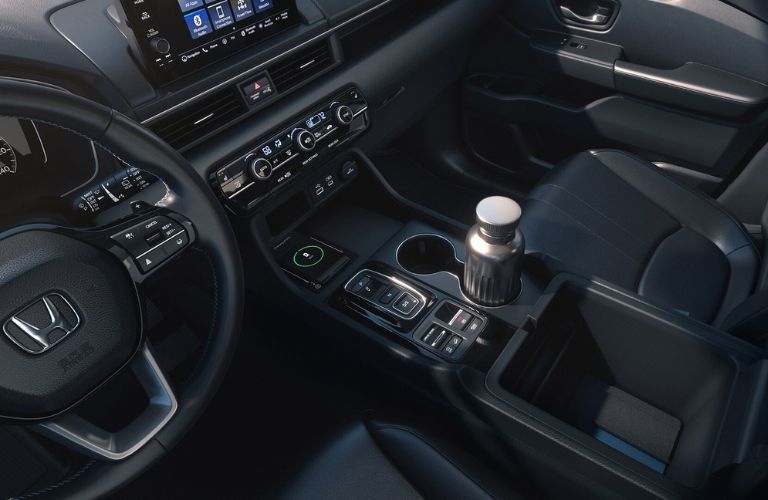interior of the 2025 Honda Pilot showing the steering wheel