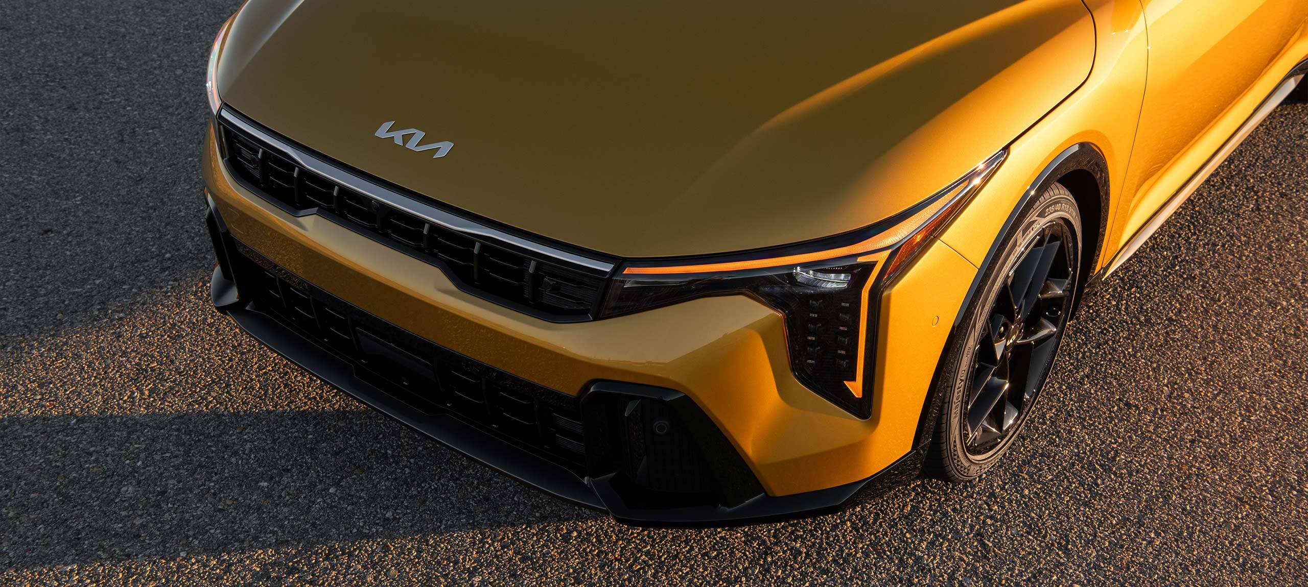 2026 Kia K4 Hatchback headlights