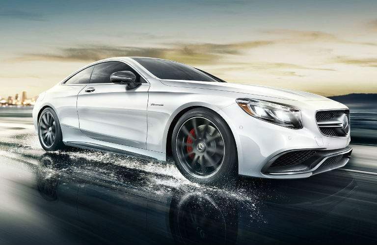 2018 Mercedes-Benz S-Class driving in the rain 2018 Mercedes-Benz S-Class driving in the rain