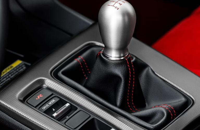 gear selector of the 2025 Honda Civic Type R