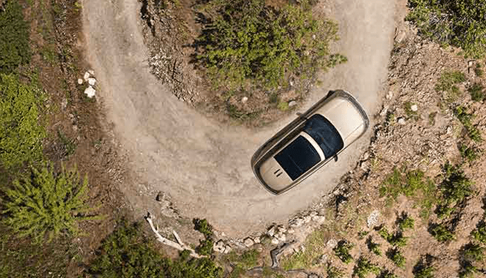 The New Range Rover - Effortlessly Refined The New Range Rover - Gear Shift