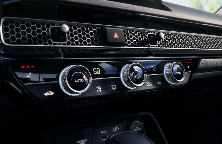 Dual zone automatic climate control in the 2025 Honda Civic Sedan