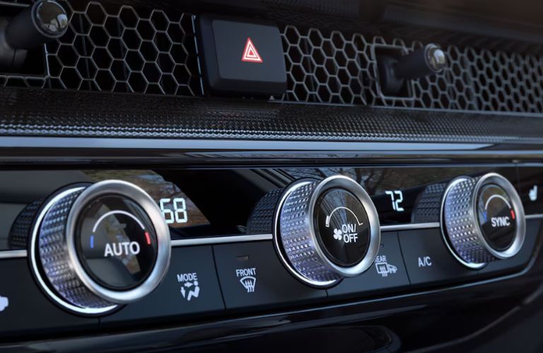 2025 Honda CR-V Hybrid dual-zone automatic climate control