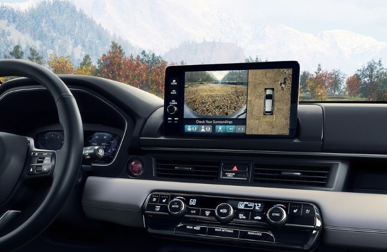 9-inch color touchscreen in the 2025 Honda Pilot