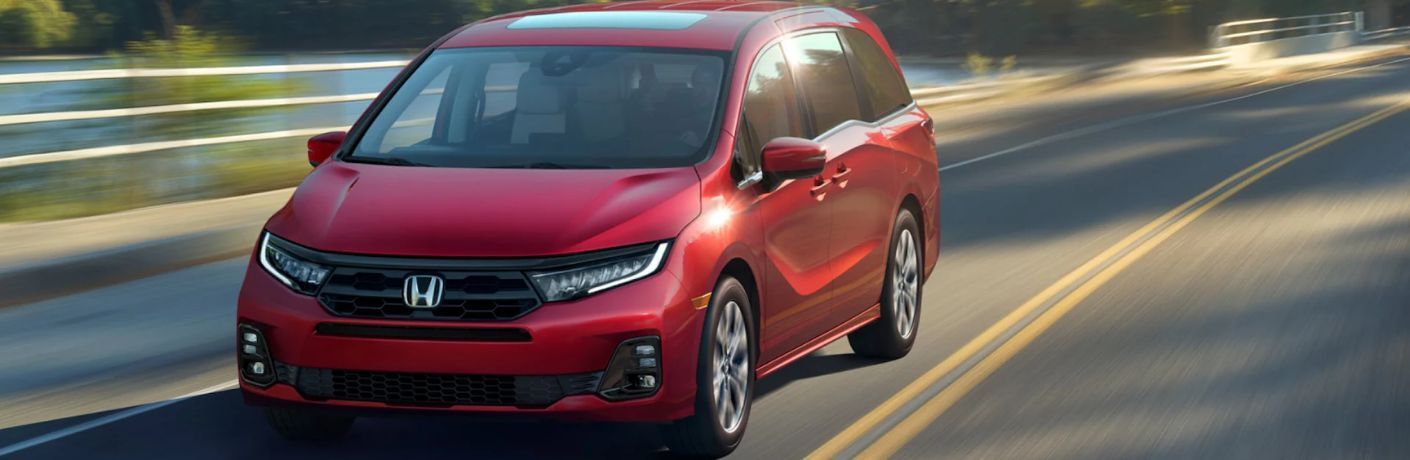 front quarter view of the 2025 Honda Odyssey