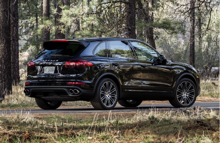 2016-porsche-cayenne-B.jpg