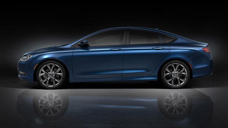 2015 Chrysler 200 vs. 2015 Kia Optima