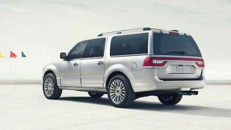 2015 Lincoln Navigator vs 2015 Chevy Tahoe