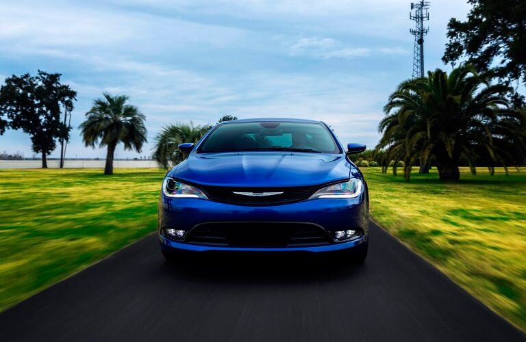 2015 Chrysler 200 S vs 2015 Chrysler 200 LX exterior front