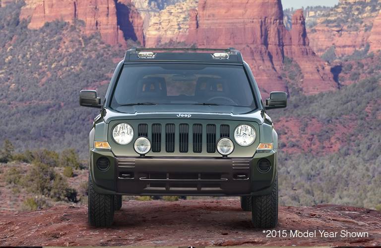 2016 Jeep Patriot green grille