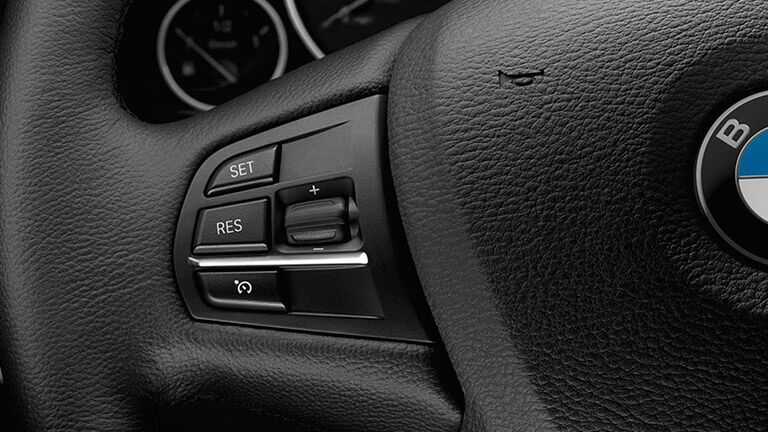 2016 BMW X3 vs. 2016 Audi Q5 interior