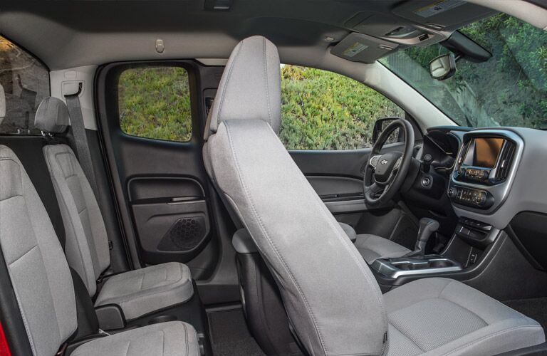 Comfortable cloth interior on the 2016 Chevy Colorado
