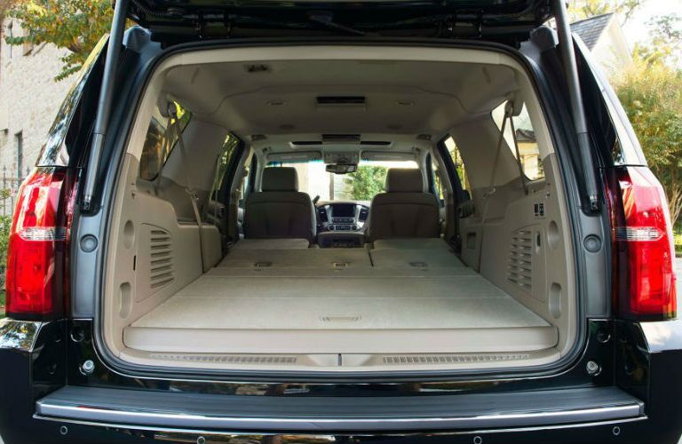 2015 Chevy Suburban vs 2015 Nissan Armada
