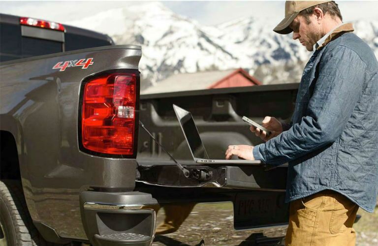 2015 Chevy Silverado 1500 vs 2015 Ford F-150