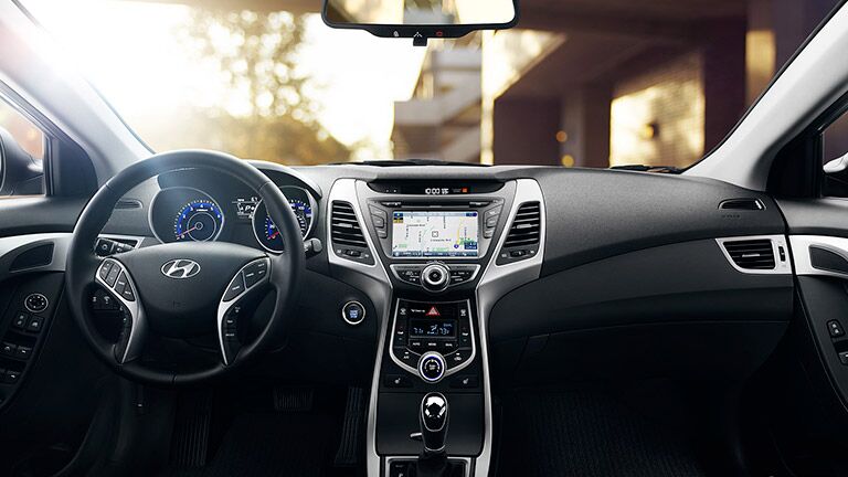 new elantra vs old elantra specs