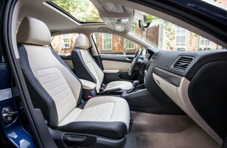 pre-owend volkswagen jetta interior