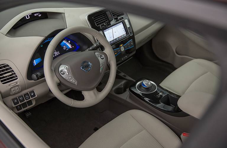 2016 nissan leaf interior technology and features
