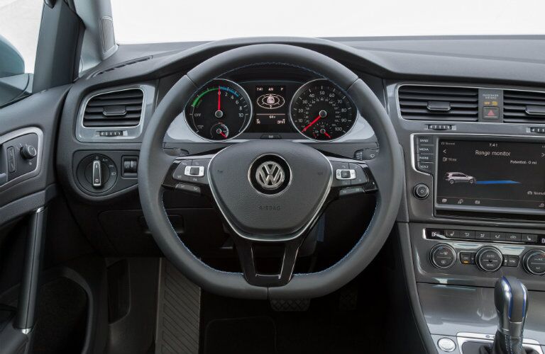2016 Volkswagen e-Golf car-net driver assistance