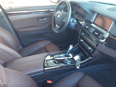 2016_BMW_5_Series_Interior_Dash