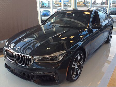 2016_BMW_7_SERIES_driver_side