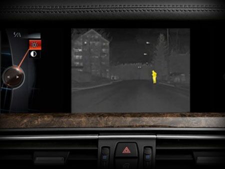 BMW_NIGHT_VISION_SCREEN_PERSON