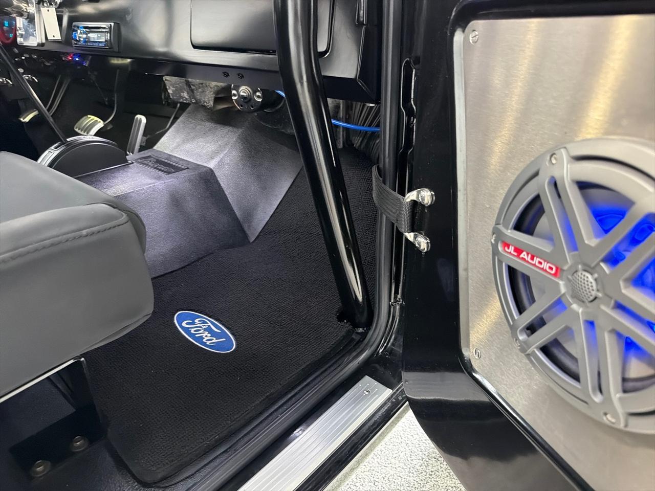 1970 Ford Bronco , Crate 302, Automatic, Custom Roll Bar, JBL Sound System, Custom Body Work Houston TX 1970 Ford Bronco , Crate 302, Automatic, Custom Roll Bar, JBL Sound System, Custom Body Work Houston TX