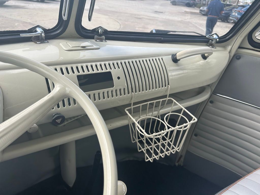 1973 Volkswagen BUS 18 WINDOW Tampa FL