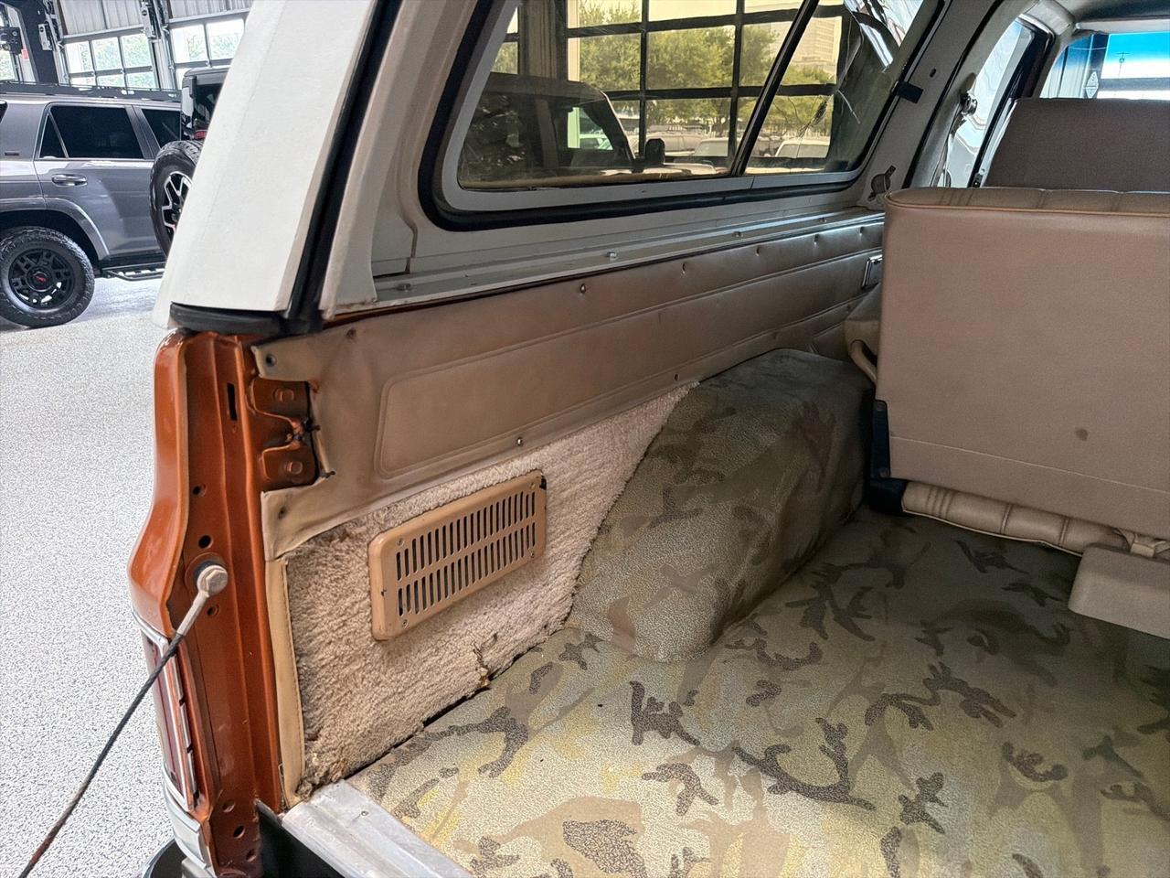 1983 Chevrolet Blazer Silverado, 5.0 V8, Factory A/C, T-350 Automatic, 3-Local Owner Houston TX 1983 Chevrolet Blazer Silverado, 5.0 V8, Factory A/C, T-350 Automatic, 3-Local Owner Houston TX