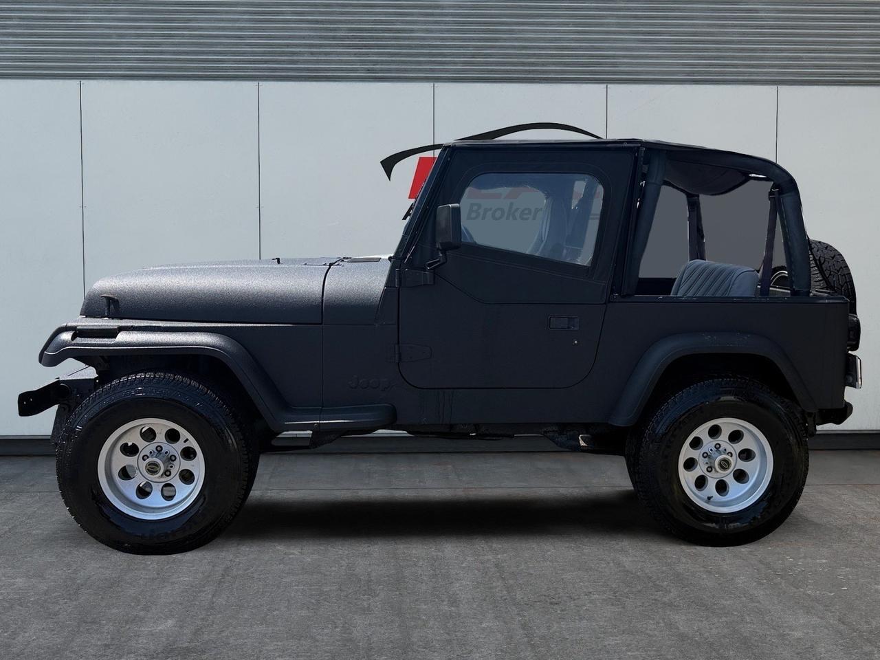 1993 Jeep Wrangler Base, TOW PACKAGE, BRUSH GUARD, SOFT TOP, MANUAL TRANSMISSION, LOW MILES, THIS JEEP IS READY FOR IT'S NECT ADVENTURE! Norfolk VA 1993 Jeep Wrangler Base, TOW PACKAGE, BRUSH GUARD, SOFT TOP, MANUAL TRANSMISSION, LOW MILES, THIS JEEP IS READY FOR IT'S NECT ADVENTURE! Norfolk VA