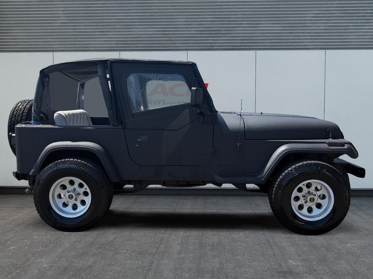 1993 Jeep Wrangler Base, TOW PACKAGE, BRUSH GUARD, SOFT TOP, MANUAL TRANSMISSION, LOW MILES, THIS JEEP IS READY FOR IT'S NECT ADVENTURE! Norfolk VA 1993 Jeep Wrangler Base, TOW PACKAGE, BRUSH GUARD, SOFT TOP, MANUAL TRANSMISSION, LOW MILES, THIS JEEP IS READY FOR IT'S NECT ADVENTURE! Norfolk VA