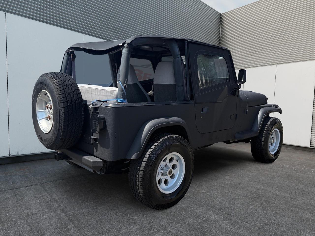 1993 Jeep Wrangler Base, TOW PACKAGE, BRUSH GUARD, SOFT TOP, MANUAL TRANSMISSION, LOW MILES, THIS JEEP IS READY FOR IT'S NECT ADVENTURE! Norfolk VA 1993 Jeep Wrangler Base, TOW PACKAGE, BRUSH GUARD, SOFT TOP, MANUAL TRANSMISSION, LOW MILES, THIS JEEP IS READY FOR IT'S NECT ADVENTURE! Norfolk VA