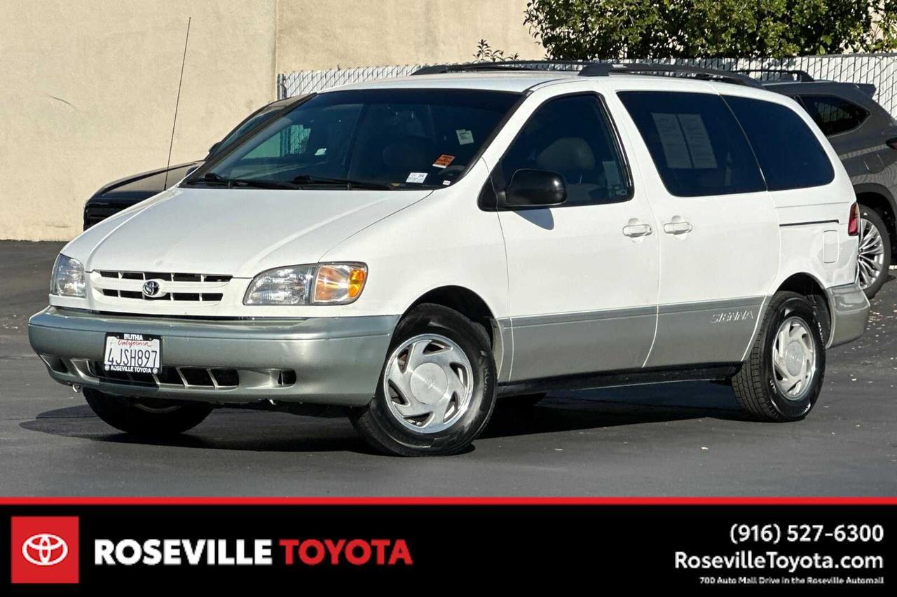 2000 Toyota Sienna XLE