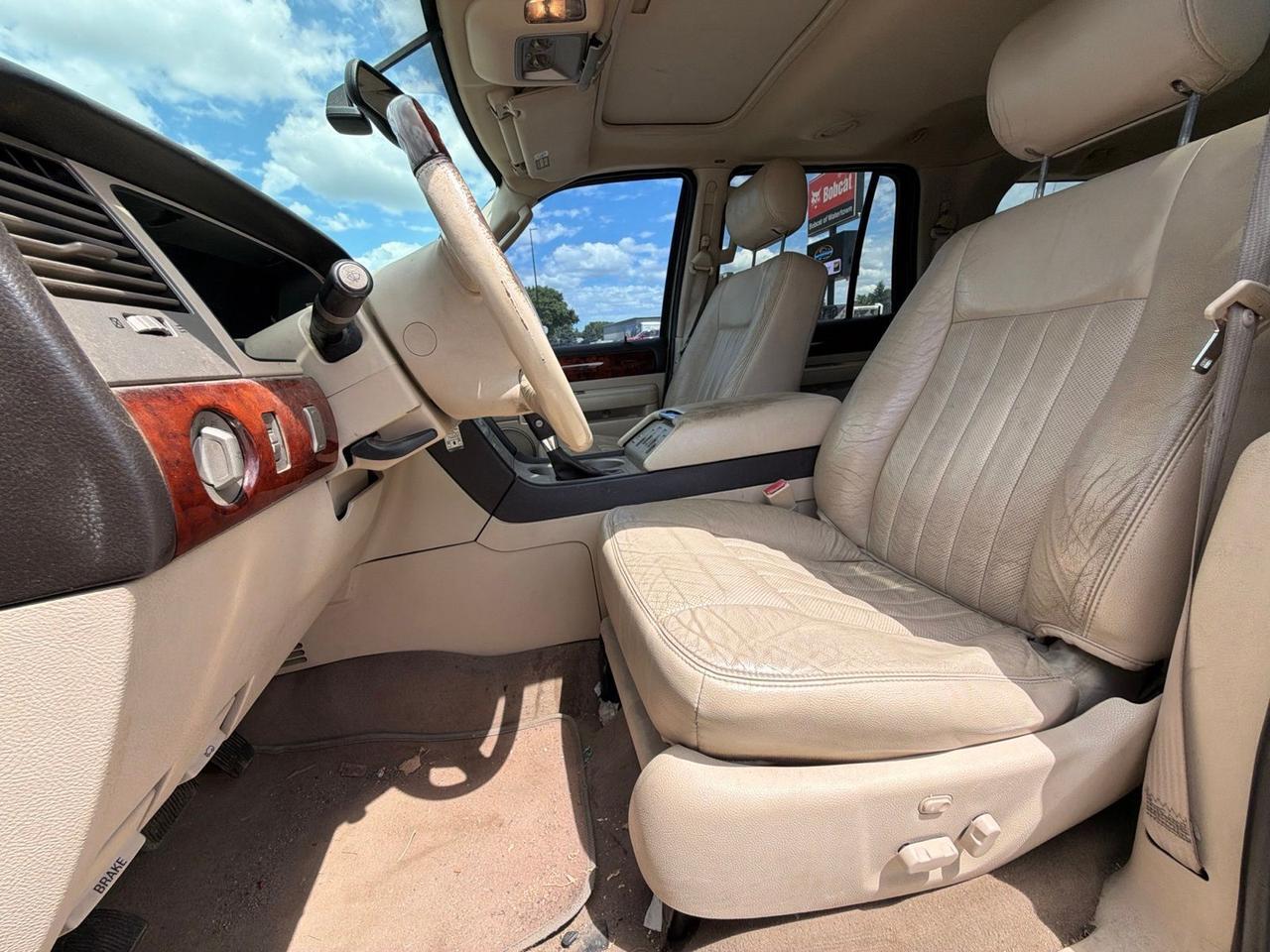 2003 Lincoln Navigator Luxury Watertown SD 2003 Lincoln Navigator Luxury Watertown SD