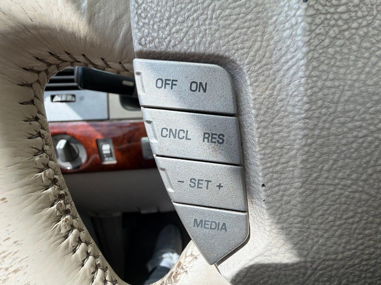 2003 Lincoln Navigator Luxury Watertown SD 2003 Lincoln Navigator Luxury Watertown SD