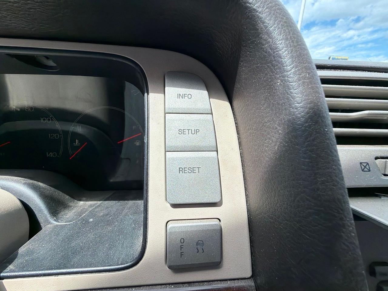 2003 Lincoln Navigator Luxury Watertown SD 2003 Lincoln Navigator Luxury Watertown SD