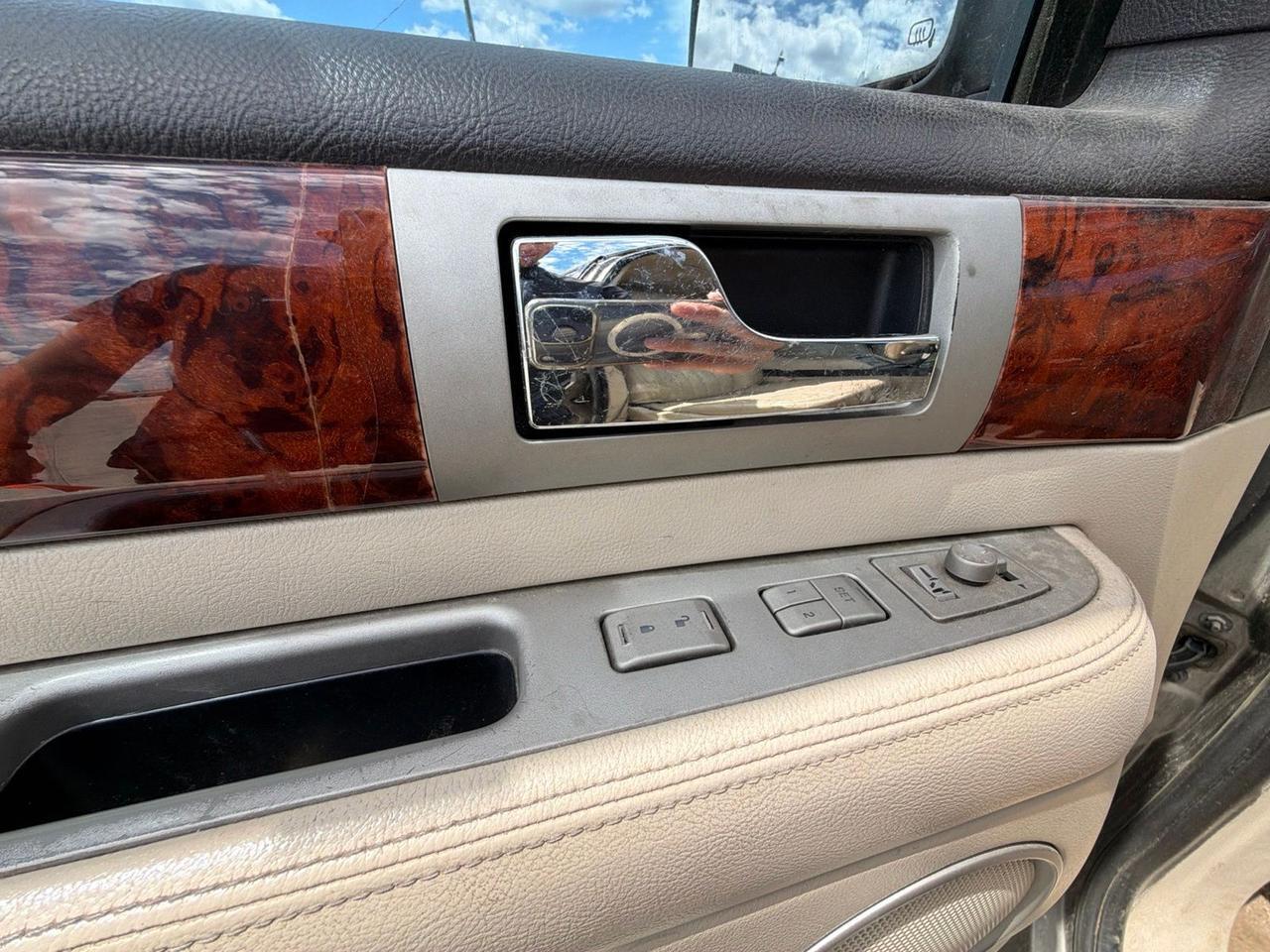 2003 Lincoln Navigator Luxury Watertown SD 2003 Lincoln Navigator Luxury Watertown SD