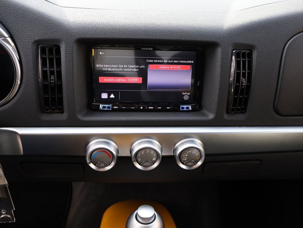 2004 Chevrolet SSR Base