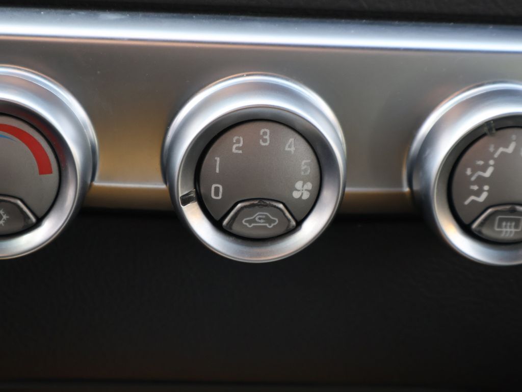 2004 Chevrolet SSR Base