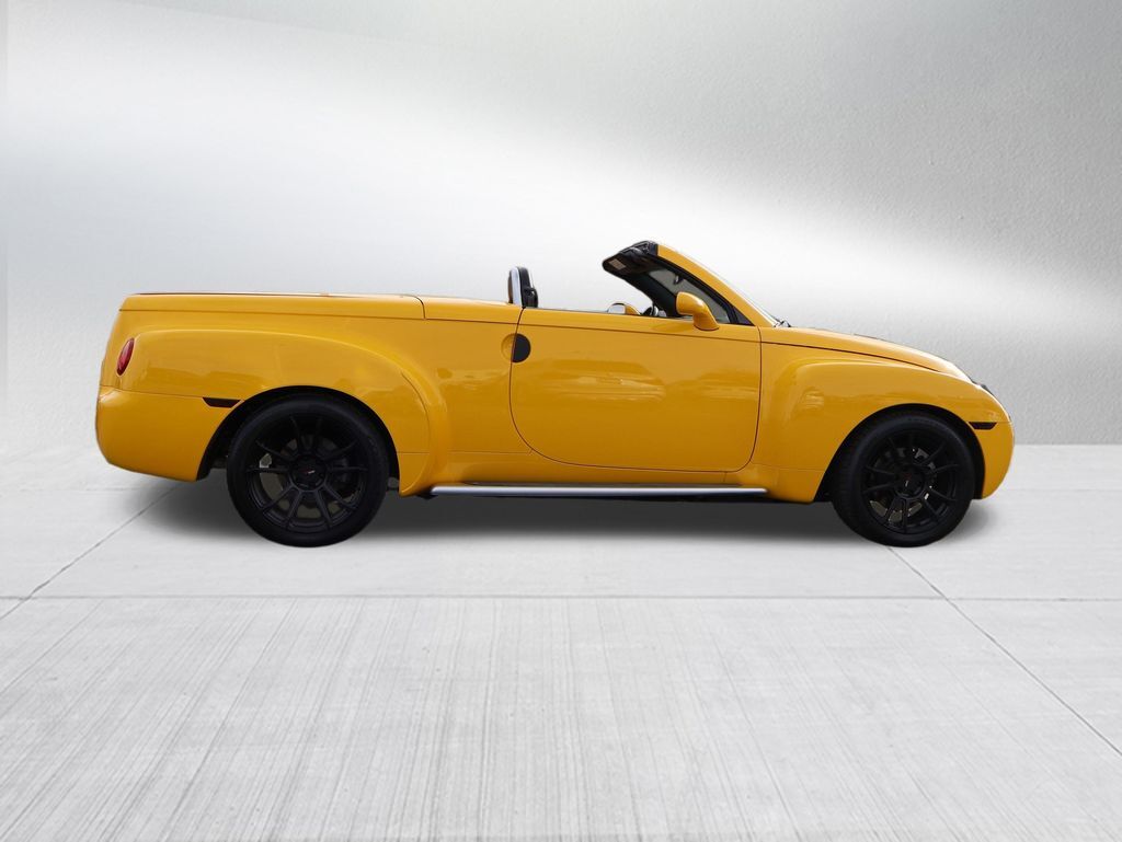 2004 Chevrolet SSR Base
