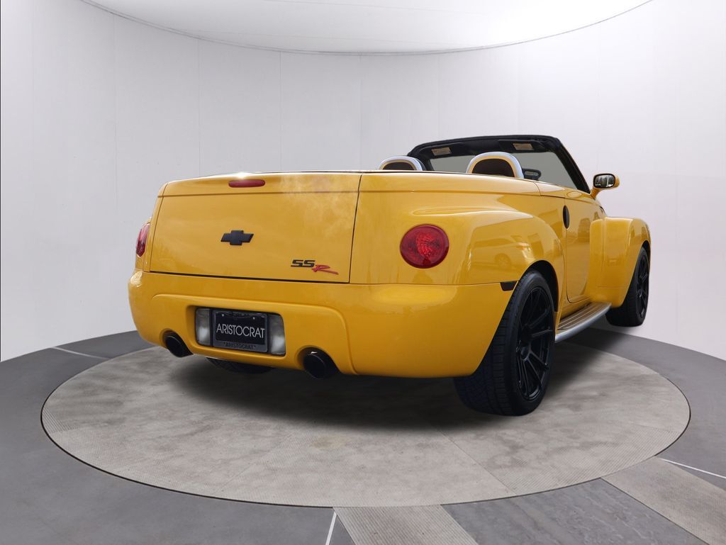2004 Chevrolet SSR Base