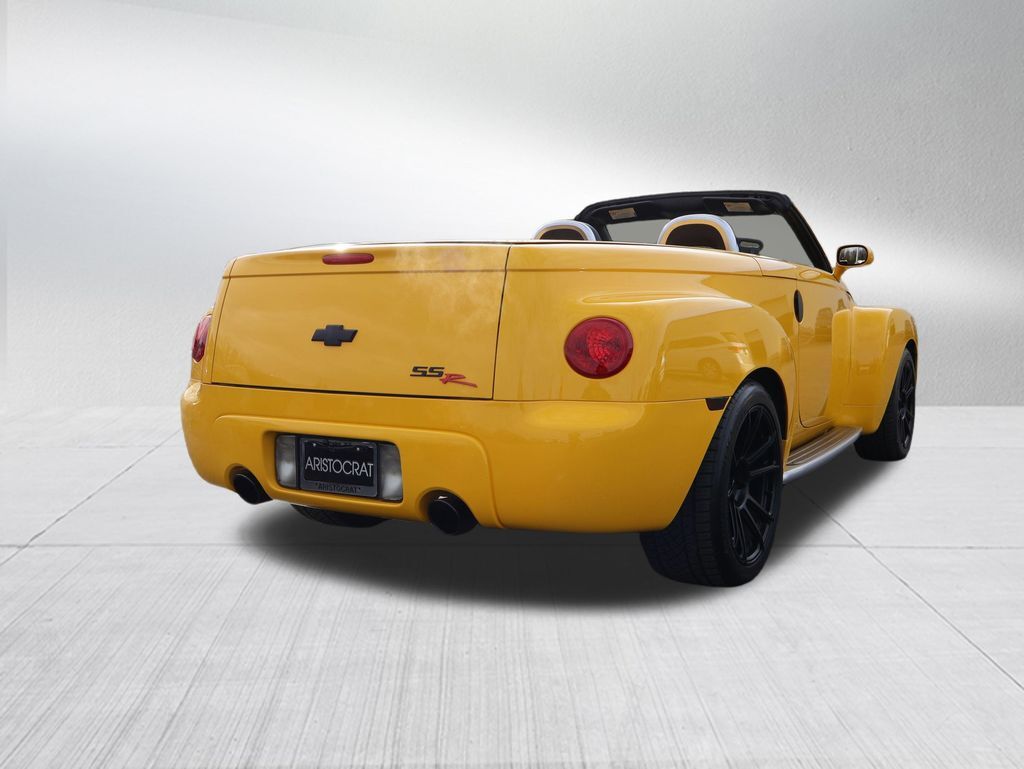 2004 Chevrolet SSR Base