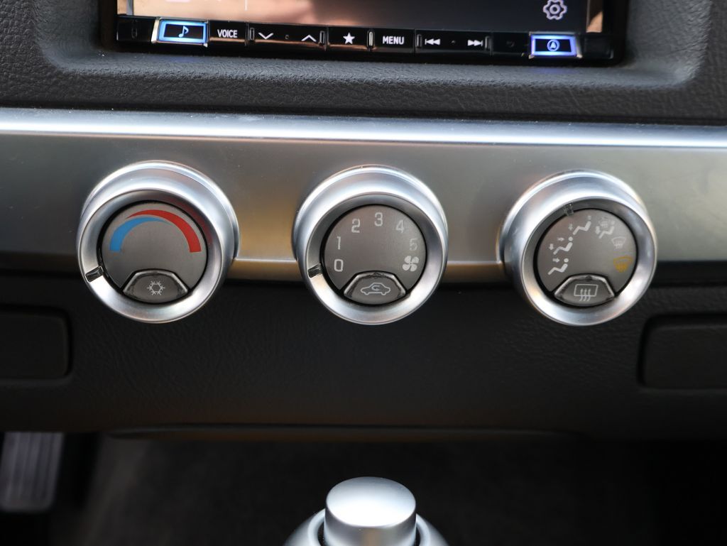 2004 Chevrolet SSR Base